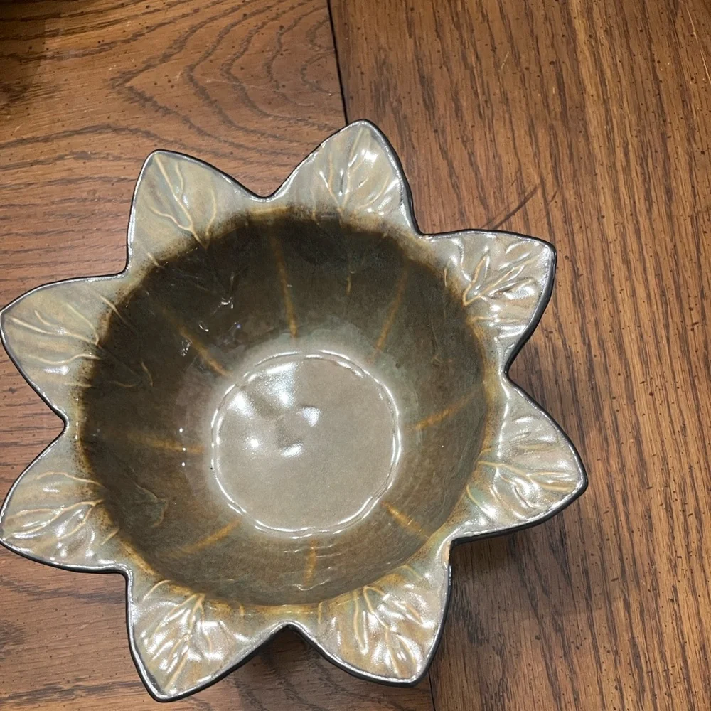 Sunflower Shaped Green‎ Ceramic Bowls